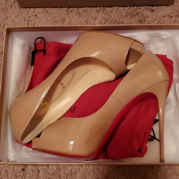Christian Louboutin red bottom pumps - Picture 2 of 7